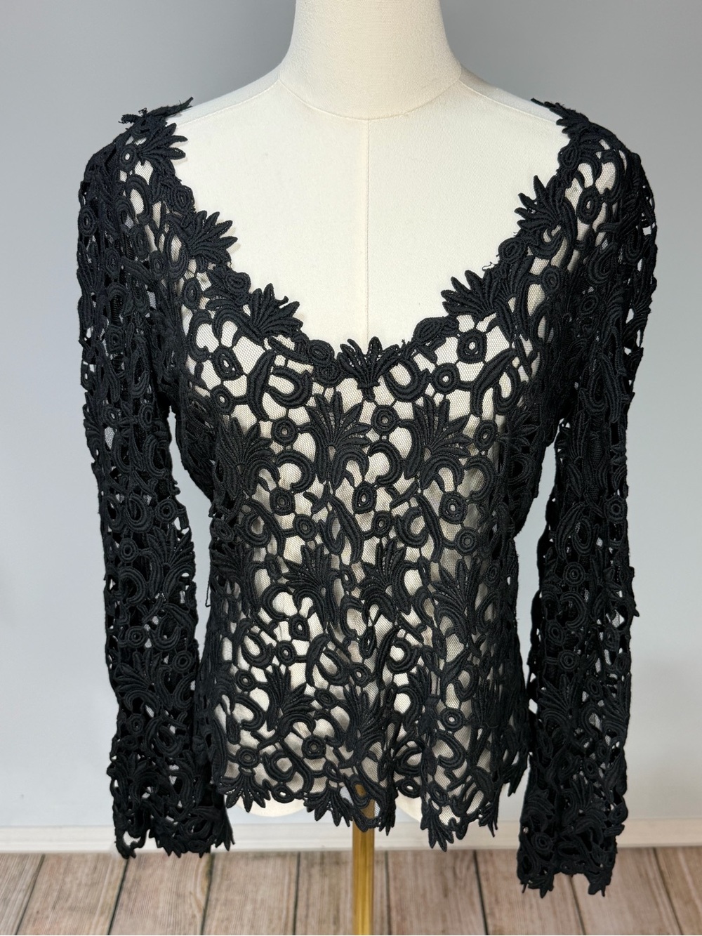 Black Lace Long-Sleeve Women's Top